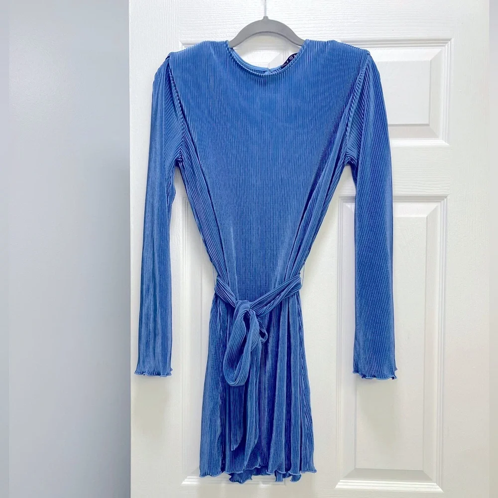 Dress - Picture 1 of 3